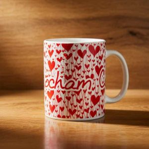 kubek z napisem kocham Cię na tle serc