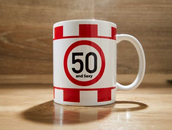 kubek urodzinowy, znak ograniczenia 50km/h