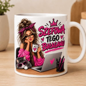 kubek z kobietą z laptopem i napisem szefowa tego bałaganu