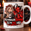 ChatGPT Image 29 wrz 2026, 13_52_40 kubek z nadrukiem na halloween, przywołałam demona też ma dość ludzi, kobieta z diabłem u boku